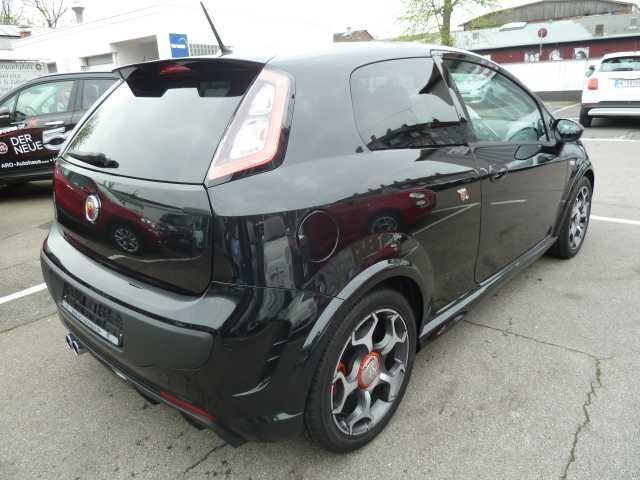 Gebraucht Abarth Punto Evo 163 PS (119 kW) 2013 Schwarz metallic Kleinwagen