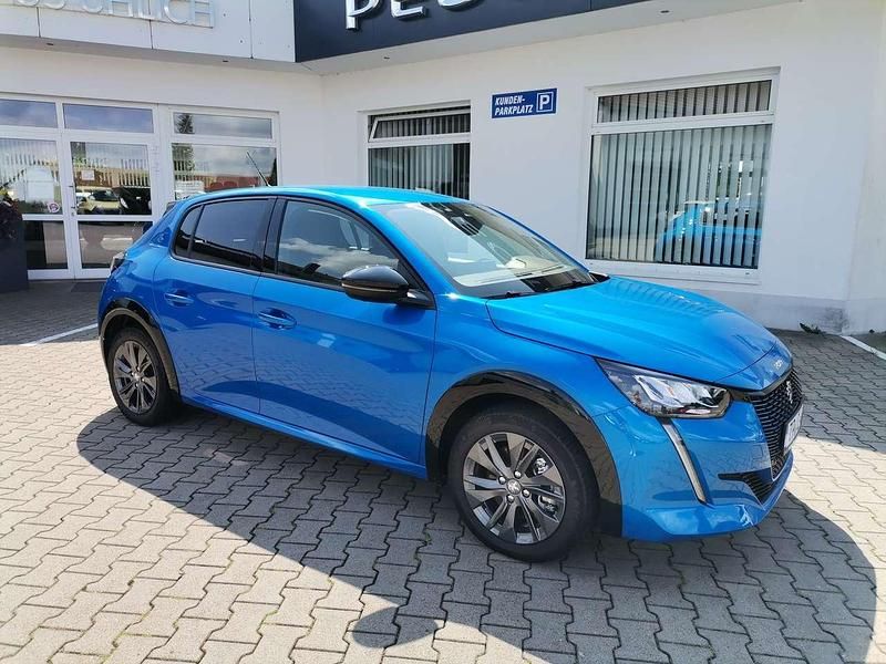 Vertigo blau Gebraucht 2022 Peugeot e-208 Allure Kleinwagen | 23.800 € - Bild 1/4