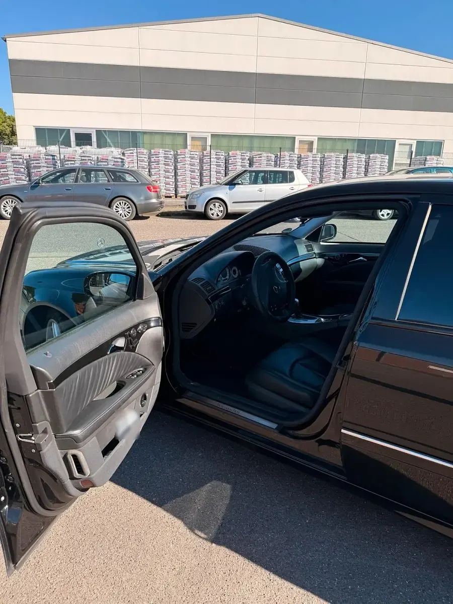 Gebraucht Mercedes E500 306 PS (225 kW) 2003 Schwarz Limousine
