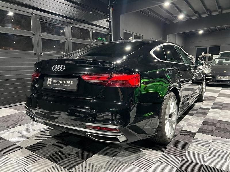 Gebraucht Audi A5 Sportback Advanced 204 PS (150 kW) 2021 Schwarz Kleinwagen