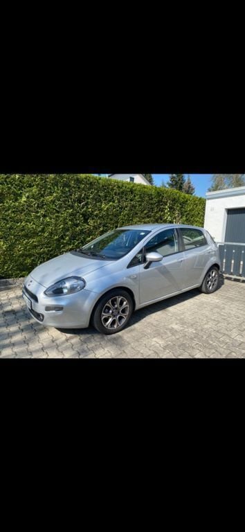Silber Gebraucht 2013 Fiat Punto More Kleinwagen | 2.550 € (Guter Preis) - Bild 1/4