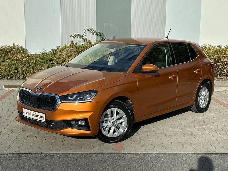 Orange Gebraucht 2024 Skoda Fabia Style Limousine | 20.840 € (Fairer Preis) - Bild 1/4