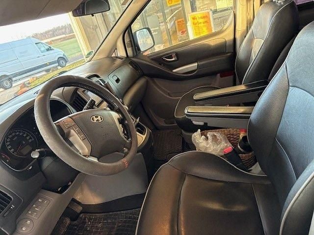 Gebraucht Hyundai H-1 170 PS (125 kW) 2015 Schwarz Van / Kleinbus