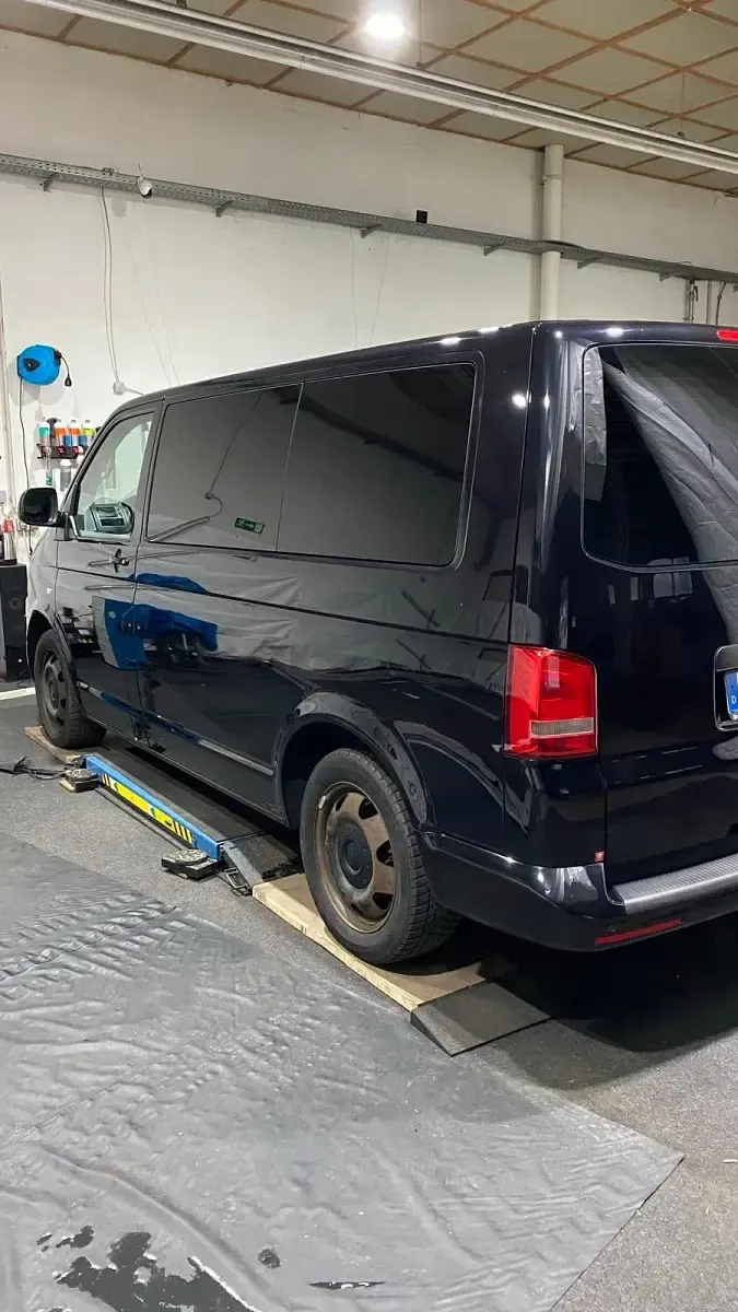 Gebraucht VW Multivan 140 PS (102 kW) 2013 Schwarz Van / Kleinbus