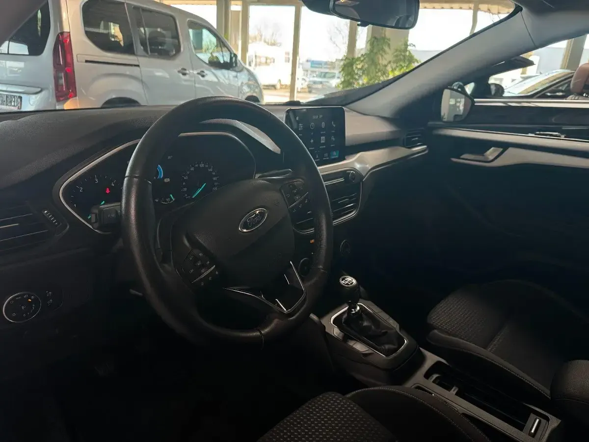 Gebraucht Ford Focus Cool & Connect 120 PS (88 kW) 2019 Silber Kombi