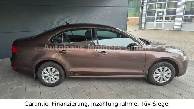 Gebraucht VW Jetta 105 PS (77 kW) 2014 Braun Limousine