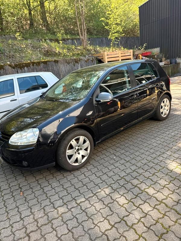Second-hand VW Golf VI 101 CP (74 kW) 2008 Negru Hatchback