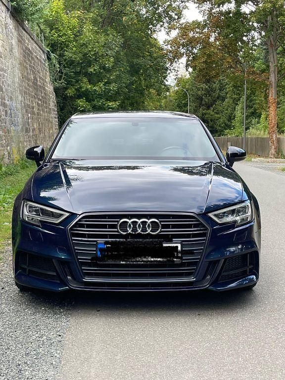 Blau Gebraucht 2017 Audi A3 Ambiente Limousine | 15.000 € (Fairer Preis) - Bild 1/4