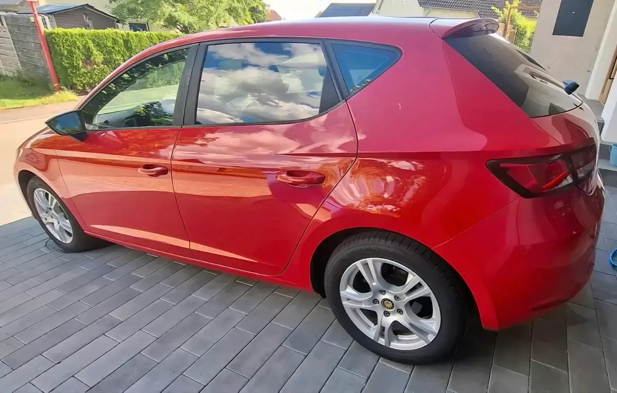 Gebraucht Seat Leon Reference 105 PS (77 kW) 2014 Rot Limousine