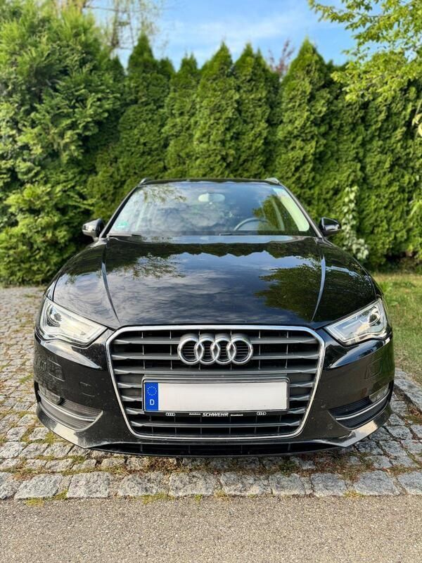 Schwarz Gebraucht 2014 Audi A3 Sportback Attraction Limousine | 10.000 € (Fairer Preis) - Bild 1/4
