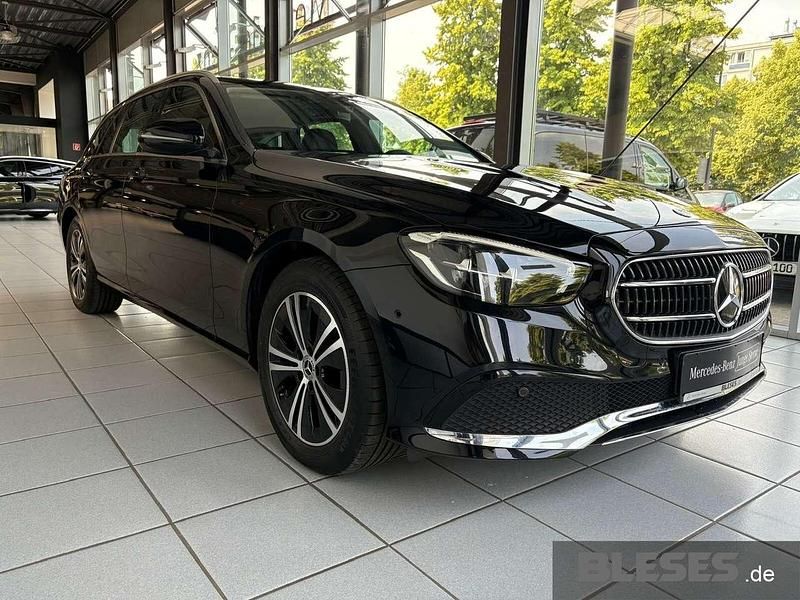 Gebraucht Mercedes E220 Avantgarde 194 PS (142 kW) 2022 Lack obsidianschwarz Kombi