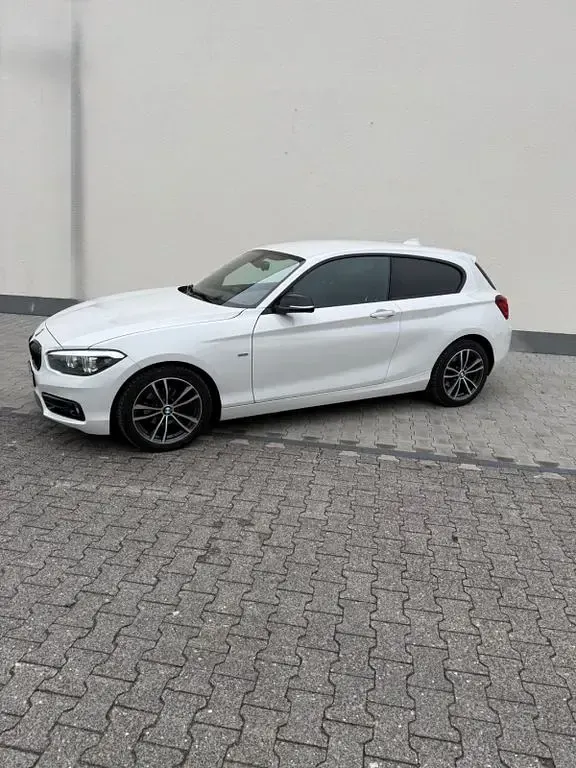 Gebraucht BMW 118 Sport Line 136 PS (100 kW) 2017 Weiß Kleinwagen