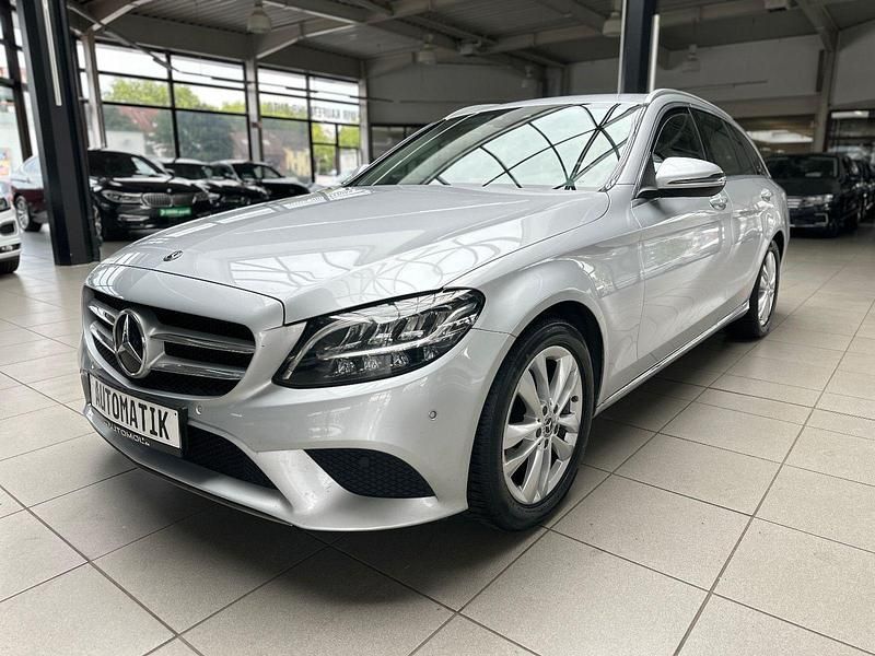 Silber Gebraucht 2019 Mercedes C200 Avantgarde Limousine | 12.450 € (Teuer) - Bild 1/4