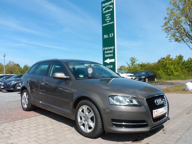 Gebraucht Audi A3 Sportback Attraction 125 PS (91 kW) 2011 Grau Kleinwagen