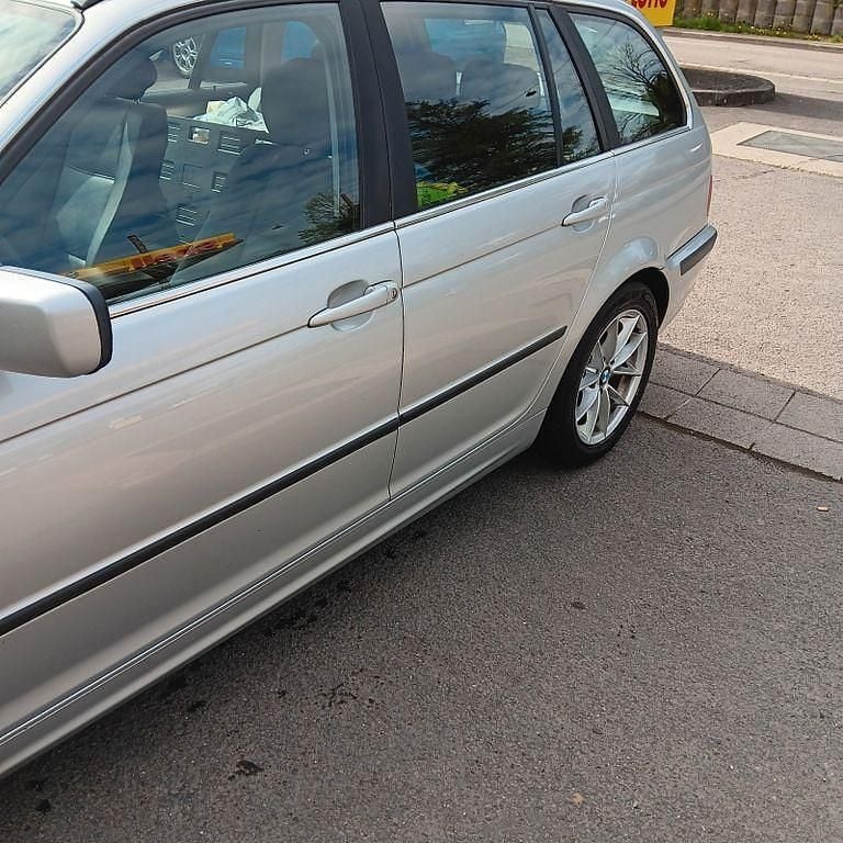 Gebraucht BMW 320 170 PS (125 kW) 2004 Silber Kombi