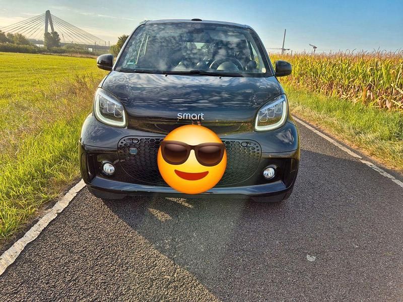 Schwarz Gebraucht 2021 Smart ForTwo Electric Drive Cabrio | 11.600 € (Fairer Preis) - Bild 1/4