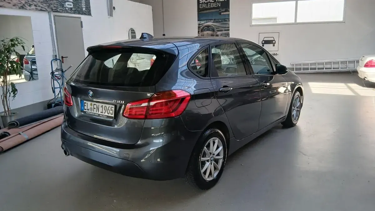Gebraucht BMW 218 Active Tourer Advantage 140 PS (102 kW) 2019 Grau Van / Kleinbus