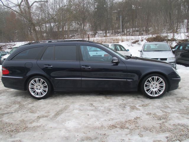 Gebraucht Mercedes E320 305 PS (224 kW) 2006 Schwarz metallic Kombi