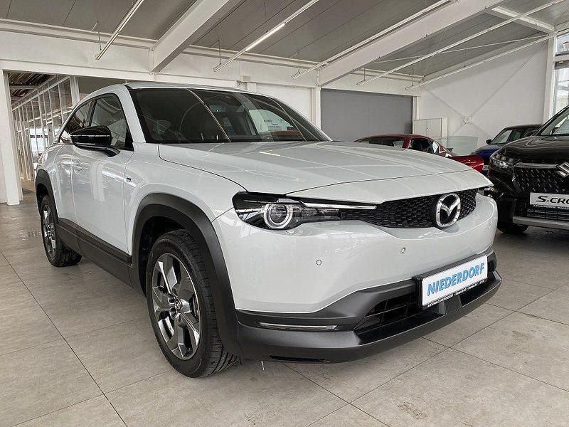 Ceramic white (metallic) Gebraucht 2023 Mazda MX30 Makoto SUV | 16.990 € (Fairer Preis) - Bild 1/4