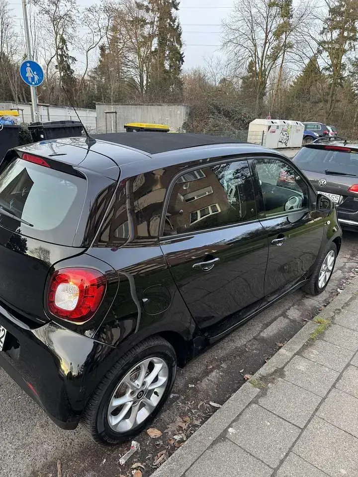Używany Smart ForFour Basis 71 KM (52 kW) 2015 Czarny Hatchback