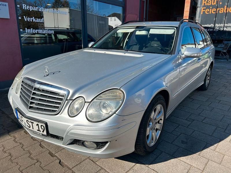 Gebraucht Mercedes E220 170 PS (125 kW) 2006 Silber Limousine