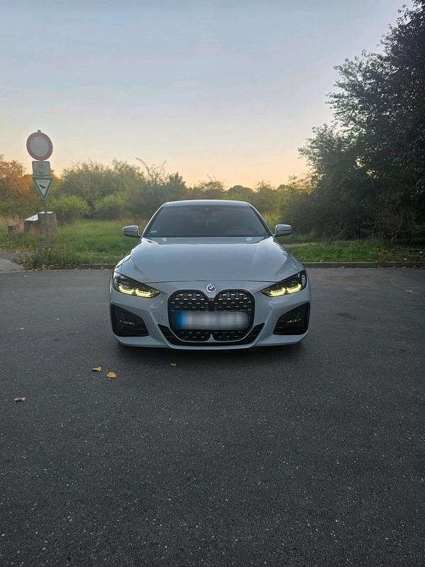 Grau Gebraucht 2022 BMW 430 M Sport Coupé | 42.000 € (Fairer Preis) - Bild 1/4