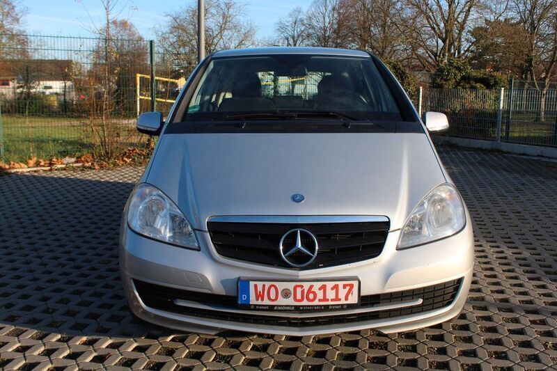 Gebraucht Mercedes A180 109 PS (80 kW) 2009 Silber Limousine