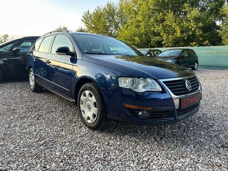 Blau Gebraucht 2009 VW Passat Trendline Kombi | 4.990 € (Etwas zu teuer) - Bild 1/4
