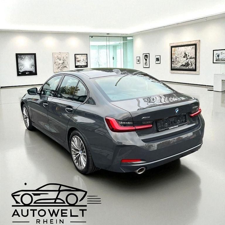 Gebraucht BMW 330e Performance 184 PS (135 kW) 2022 Grau Limousine