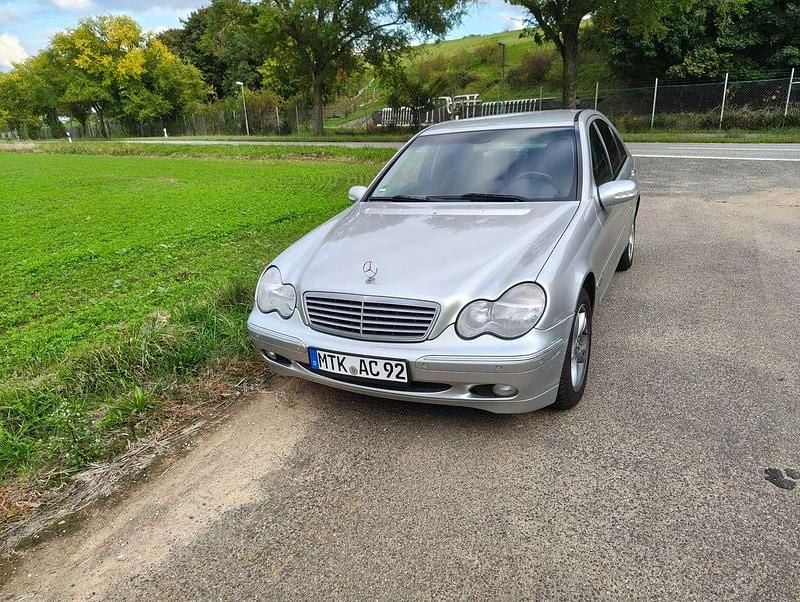 Silber Gebraucht 2003 Mercedes C180 Elegance Coupé | 2.750 € (Fairer Preis) - Bild 1/4