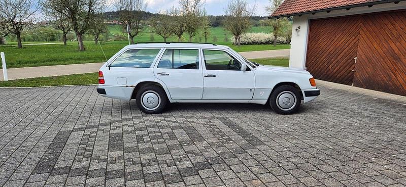 Second-hand Mercedes E250 94 CP (69 kW) 1992 Alb Break