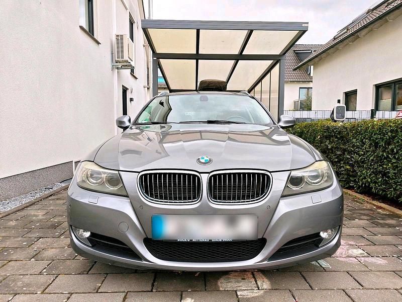 Gebraucht BMW 325 204 PS (150 kW) 2010 Grau Kombi