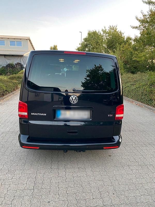 Używany VW T5 180 KM (132 kW) 2015 Czarny Van