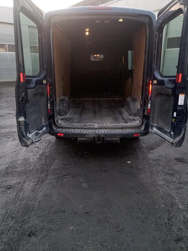 Second-hand Ford Transit 130 CP (95 kW) 2017 Albastru Monovolum