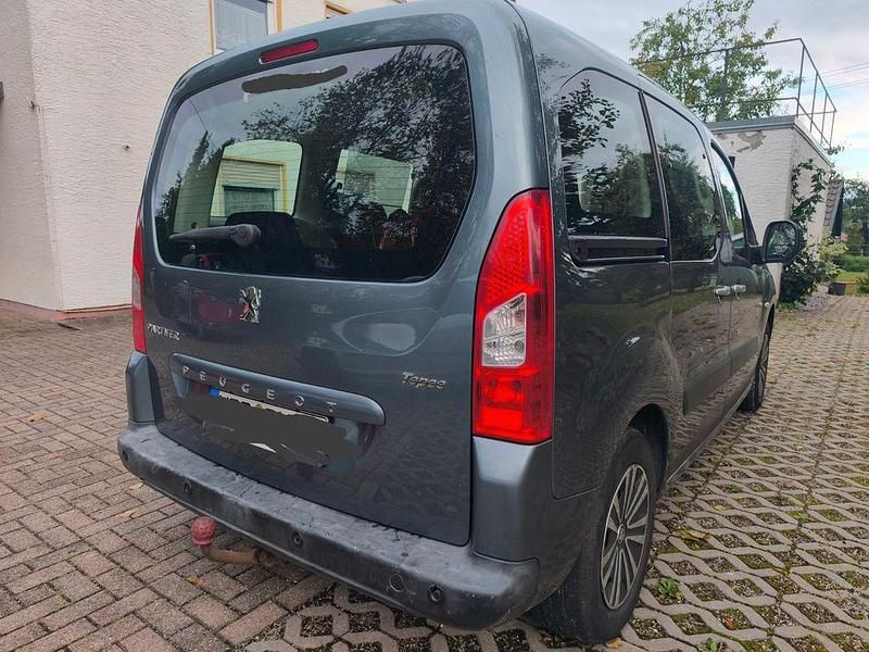 Gebraucht Peugeot Partner Tepee 110 PS (80 kW) 2012 Grau Van / Kleinbus