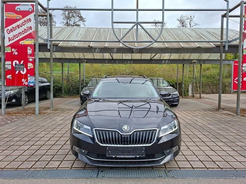 Gebraucht Skoda Superb Ambition 150 PS (110 kW) 2018 Schwarz Kombi