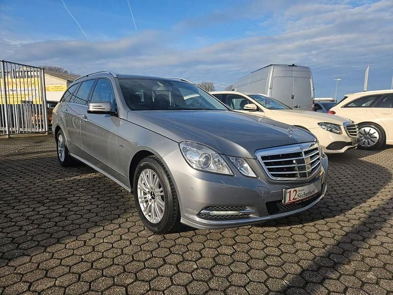 Gebraucht Mercedes E300 231 PS (169 kW) 2012 Grau Kombi