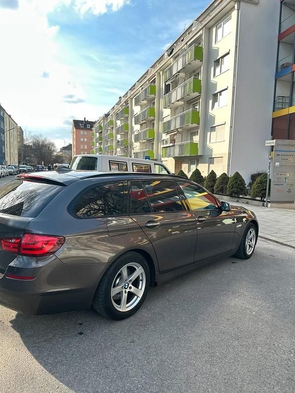 Gebraucht BMW 525 218 PS (160 kW) 2012 Braun Kombi