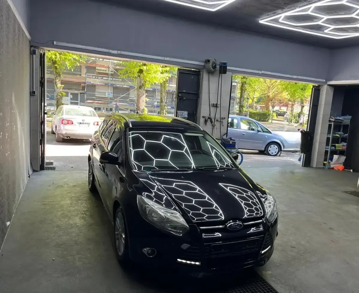 Gebraucht Ford Focus Titanium 140 PS (102 kW) 2013 Schwarz Kombi