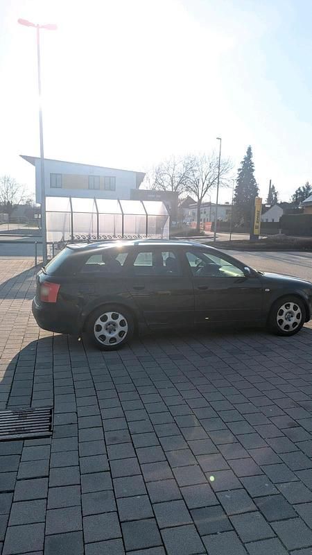 Gebraucht Audi A4 131 PS (96 kW) 2003 Schwarz Kombi