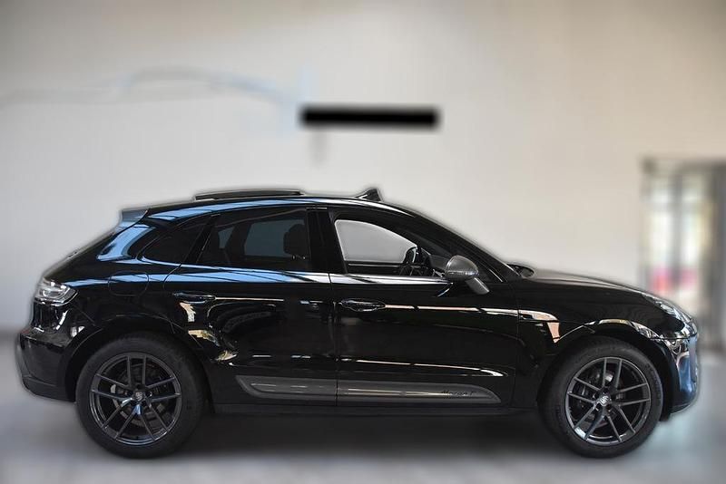 Gebraucht Porsche Macan 265 PS (194 kW) 2023 Schwarz SUV