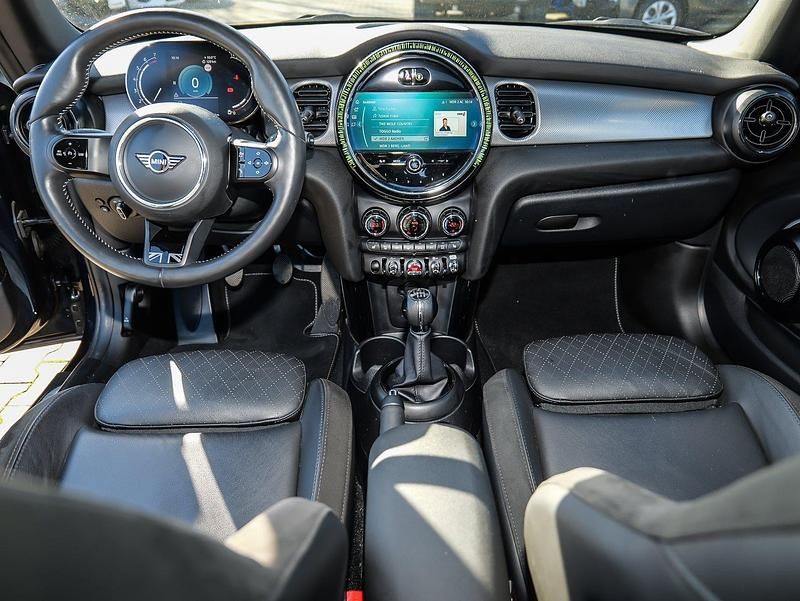 Second-hand Mini Cooper 136 CP (100 kW) 2022 Negru Hatchback