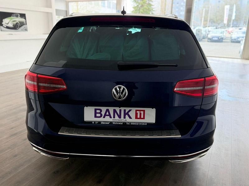 Gebraucht VW Passat Highline 150 PS (110 kW) 2018 Blau Kombi