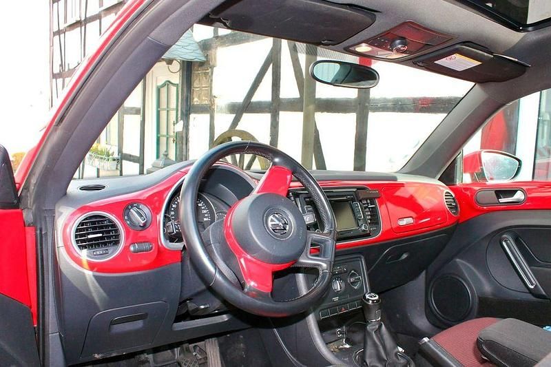 Gebraucht VW Beetle Design 105 PS (77 kW) 2011 Rot Kleinwagen