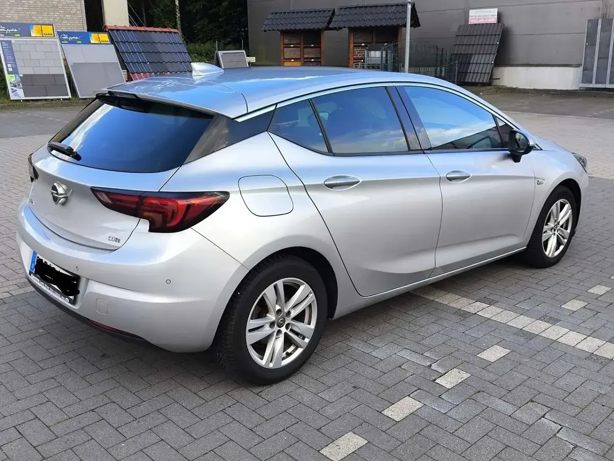 Gebraucht Opel Astra Dynamic 110 PS (80 kW) 2017 Grau Kleinwagen