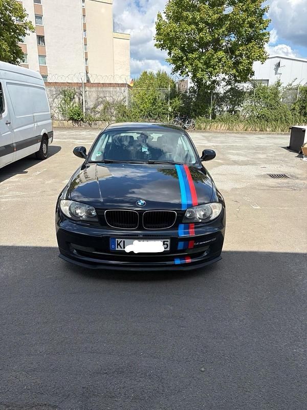 Gebraucht BMW 2000 120 PS (88 kW) 2009 Schwarz Limousine