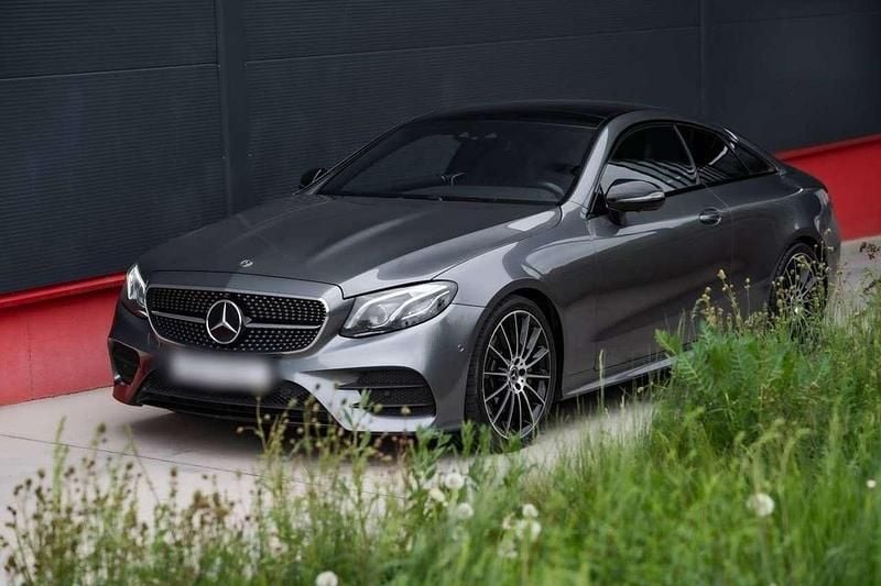 Grau Gebraucht 2019 Mercedes E350 AMG line Coupé | 31.000 € - Bild 1/4