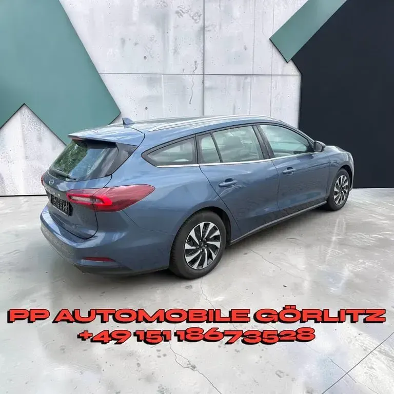 Gebraucht Ford Focus Titanium 125 PS (91 kW) 2022 Blau Kombi