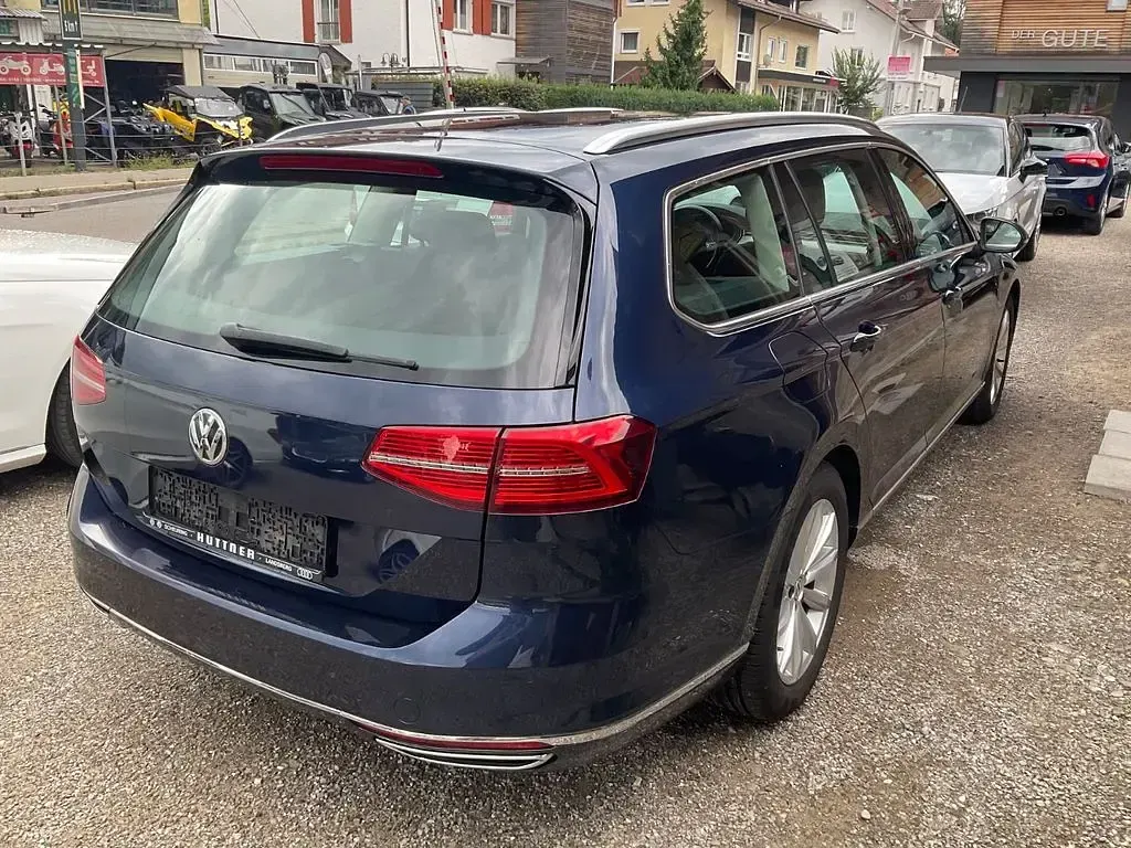Gebraucht VW Passat Highline 239 PS (175 kW) 2015 Blau Kombi