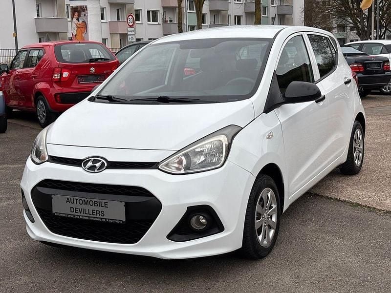 Gebraucht Hyundai i10 Basis 67 PS (49 kW) 2015 Weiß Kleinwagen